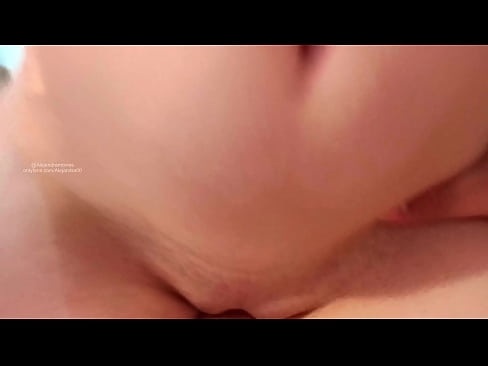 ❤️ Sleeping in my sister's room and that's how I woke up ❤️❌ Porno at us ️❤
