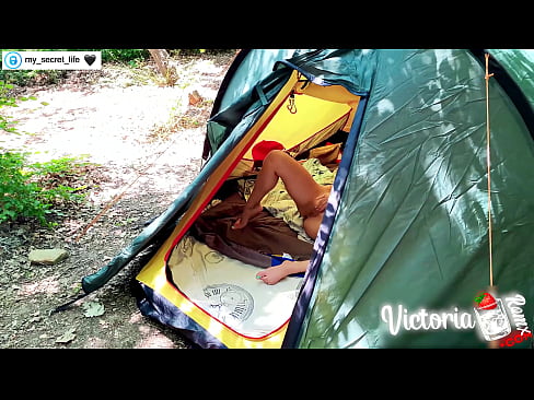 ❤️ Filmed on camera Passionate jerk off Stranger in a tent ❤️❌ Porno at us ️❤